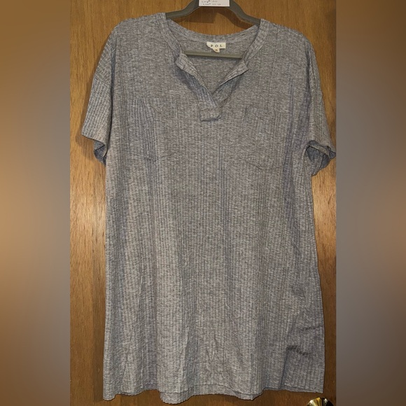 POL Tops - POL Gray Ribbed Two Breast Pocket Tunic Top, Size S